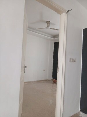 Bathroom in 3.5 BHK Apartment at Roseate Homes, Ghazipur – for Sale