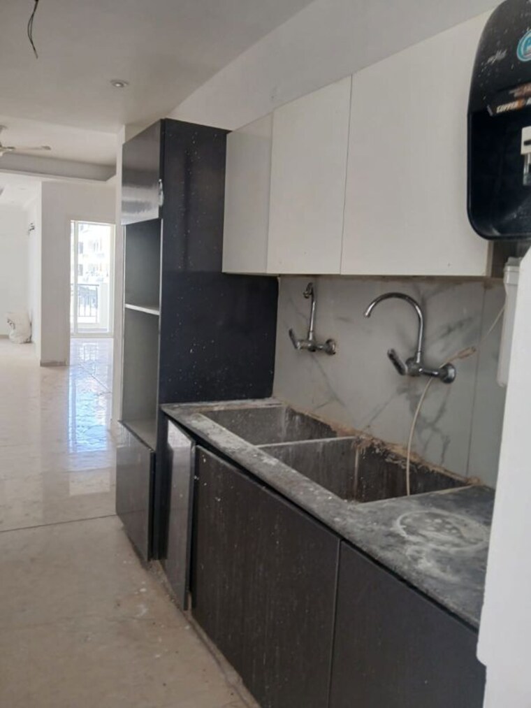 Kitchen, roseate-homes 3.5 Bedroom 1900 Sq.Ft. Apartment In Ghazipur Zirakpur 10677312