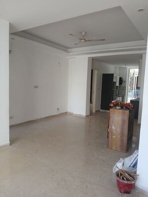 Room in 3.5 BHK Apartment at Roseate Homes, Ghazipur – for Sale