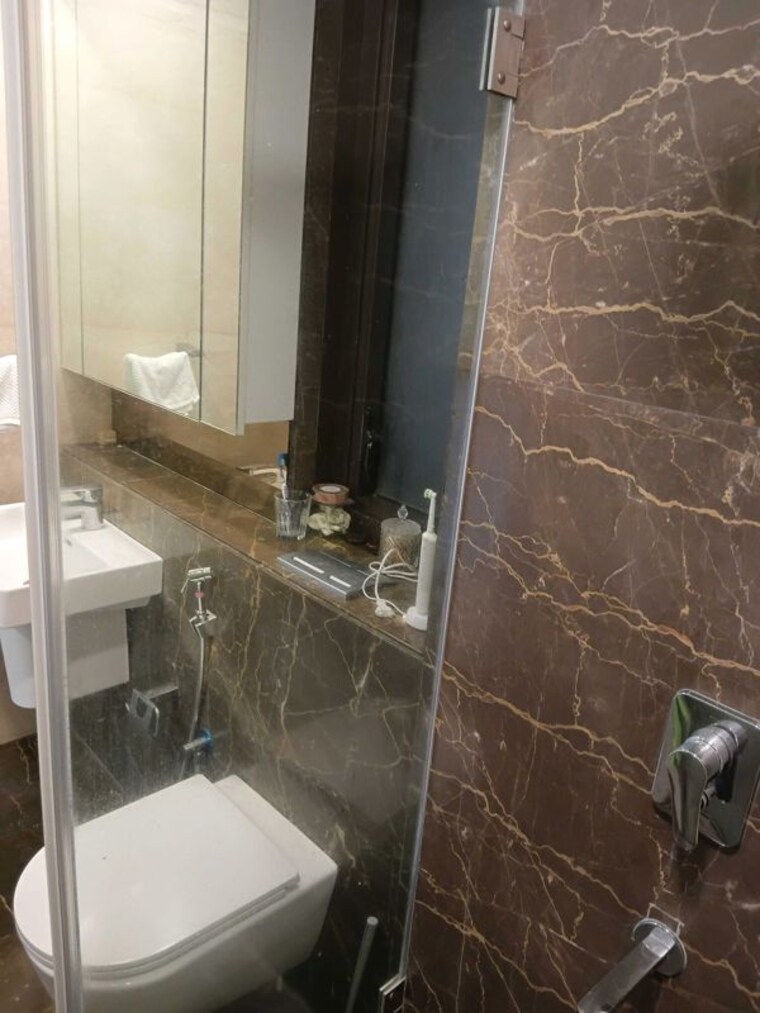 Bathroom, lodha-parkside 3 Bedroom 1092 Sq.Ft. Apartment In Worli Mumbai 10677241
