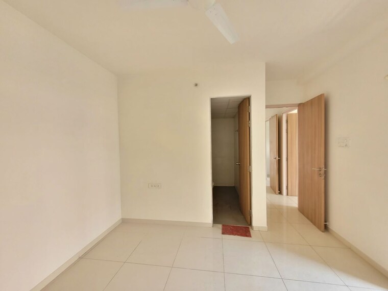 Room, godrej-emerald 3 Bedroom 908 Sq.Ft. Apartment In Ghodbunder Road Thane 10677291