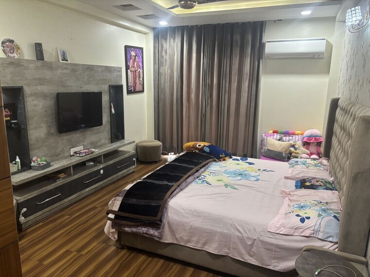 Bedroom, sector 23 4 Bedroom 2500 Sq.Ft. Builder Floor In Sector 23 Gurgaon 10677323