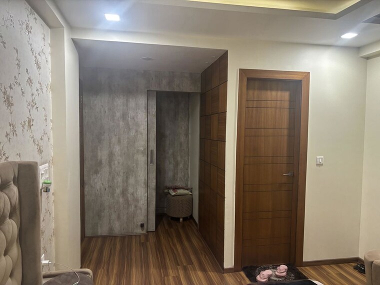 Room, sector 23 4 Bedroom 2500 Sq.Ft. Builder Floor In Sector 23 Gurgaon 10677323