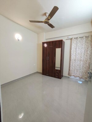 Room in 3 BHK Apartment at Conscient Habitat 102, Sector 102 – for Rent
