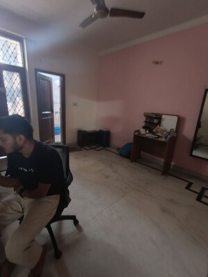 Parking in 3 BHK Independent House at Sector 19 – for Rent