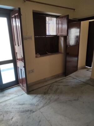 Room in 3 BHK Builder Floor at Aman Vihar – for Rent