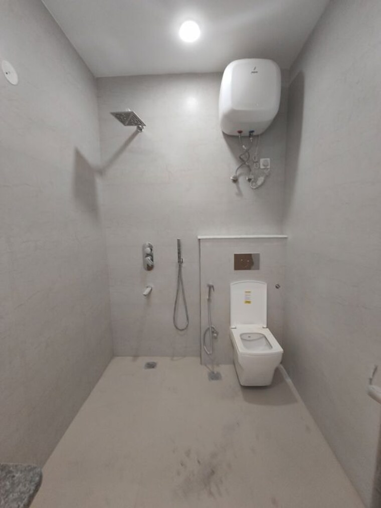 Bathroom, sector 46 3 Bedroom 300 Sq.Mt. Independent House In Sector 46 Noida 10677384