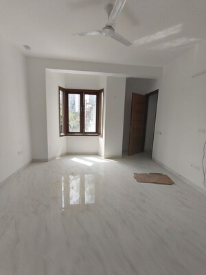 Room in 3 BHK Independent House at Sector 46 – for Rent