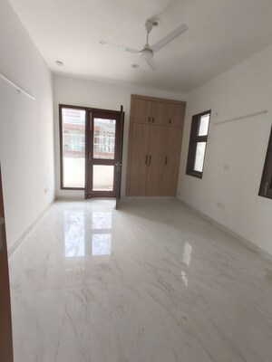 Room in 3 BHK Independent House at Sector 46 – for Rent