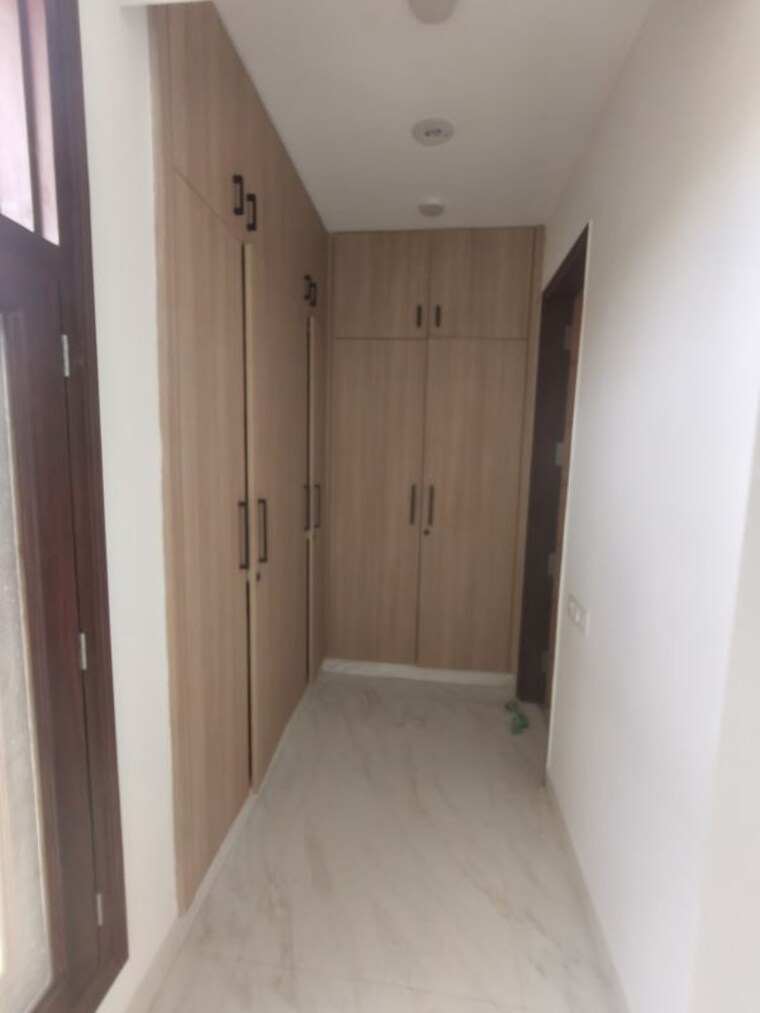 undefined, sector 46 3 Bedroom 300 Sq.Mt. Independent House In Sector 46 Noida 10677384
