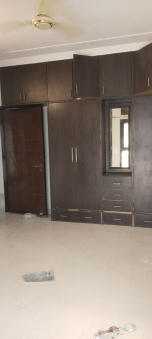 Building Lobby in 3.5 BHK Apartment at Sarita Vihar – for Rent