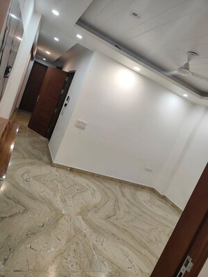Furnished Amenities in 2 BHK Builder Floor at Sant Nagar – for Rent