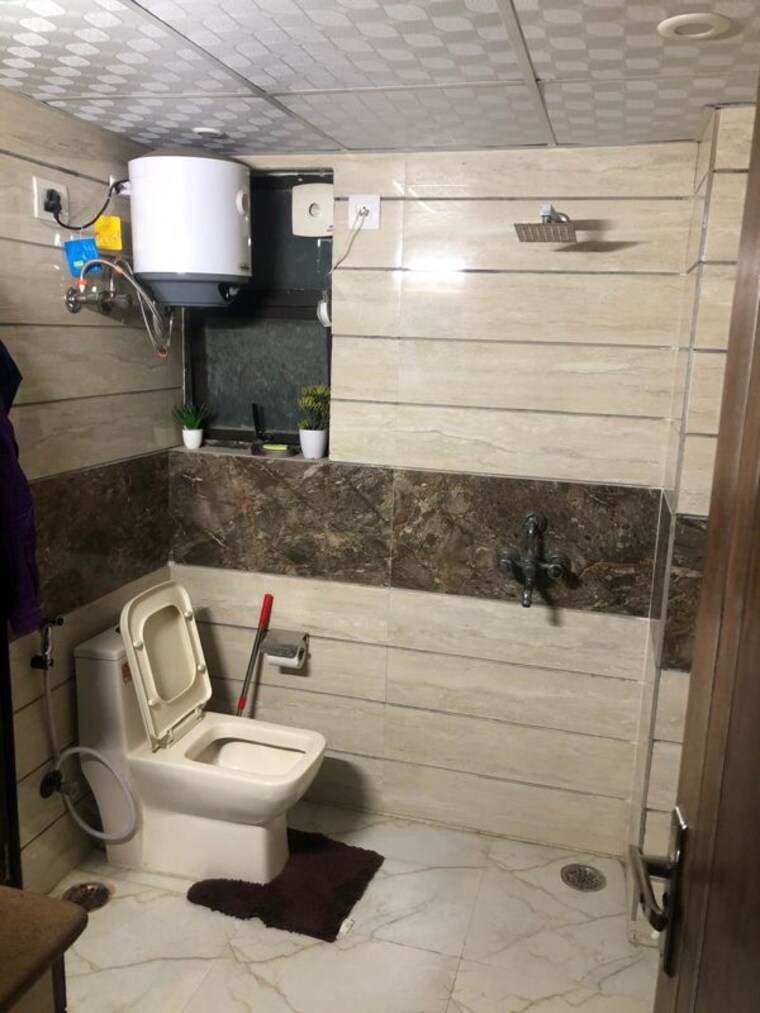 Bathroom, logix-blossom-county 3 Bedroom 1350 Sq.Ft. Apartment In Sector 137 Noida 9681681