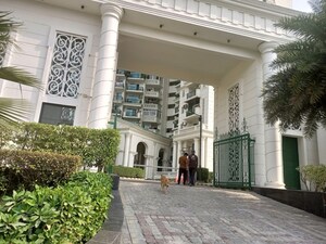 6+ BHK Penthouse – Exterior View View at Sunworld Arista, Sector 168 - for Sale
