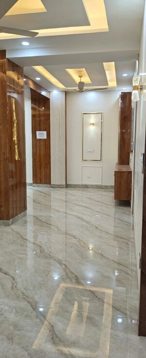 Room in 4 BHK Apartment at Sector 11 Dwarka – for Sale