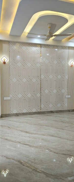 Room in 4 BHK Apartment at Sector 11 Dwarka – for Sale