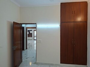 Room in 3 BHK Builder Floor at Uday Park – for Rent