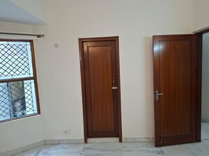 Room in 3 BHK Builder Floor at Uday Park – for Rent