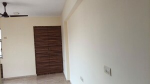 Room in 3 BHK Apartment at Hiranandani Meadows, Manpada – for Rent
