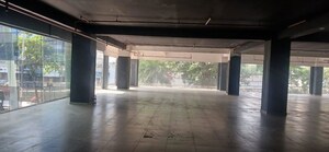 Room in  Showroom at Worli – for Rent