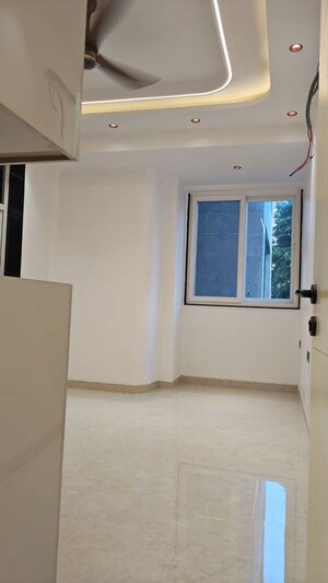 Room in 4 BHK Apartment at Sector 10 Dwarka – for Sale