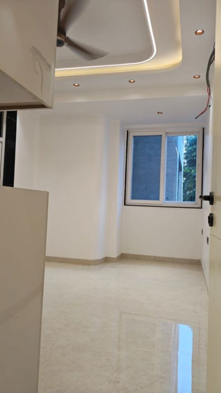 Room, sector 10 dwarka 4 Bedroom 2000 Sq.Ft. Apartment In Sector 10 Dwarka Delhi 10677472