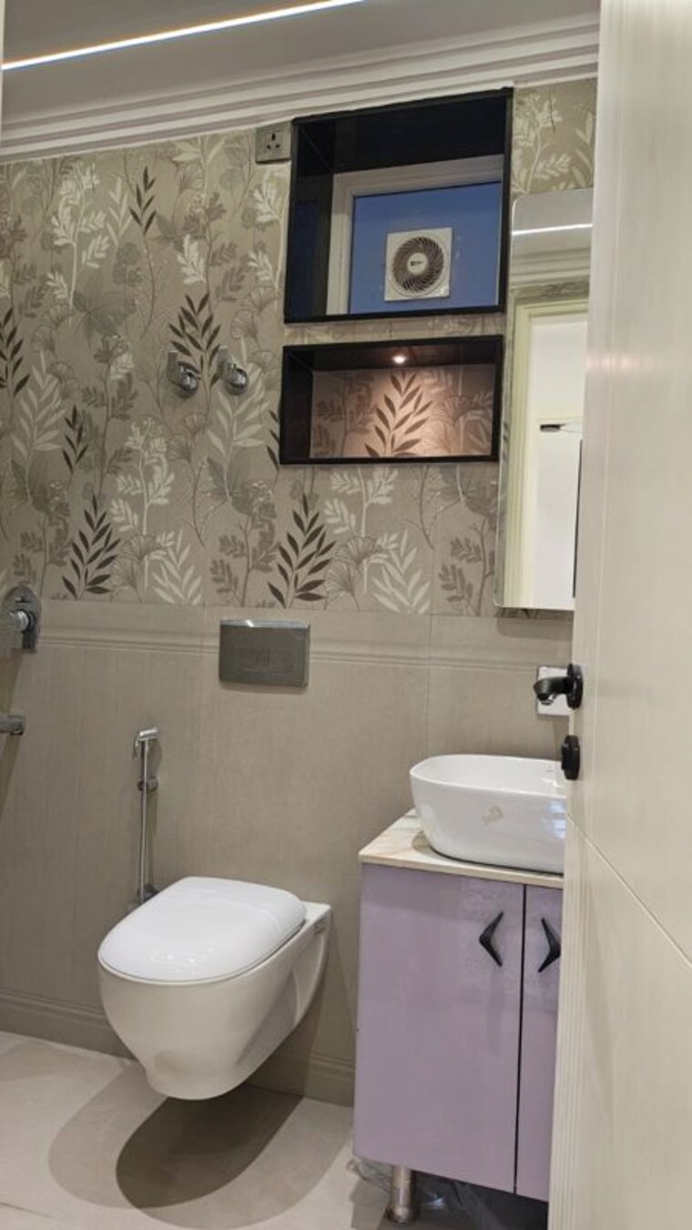 Bathroom, sector 10 dwarka 4 Bedroom 2000 Sq.Ft. Apartment In Sector 10 Dwarka Delhi 10677472