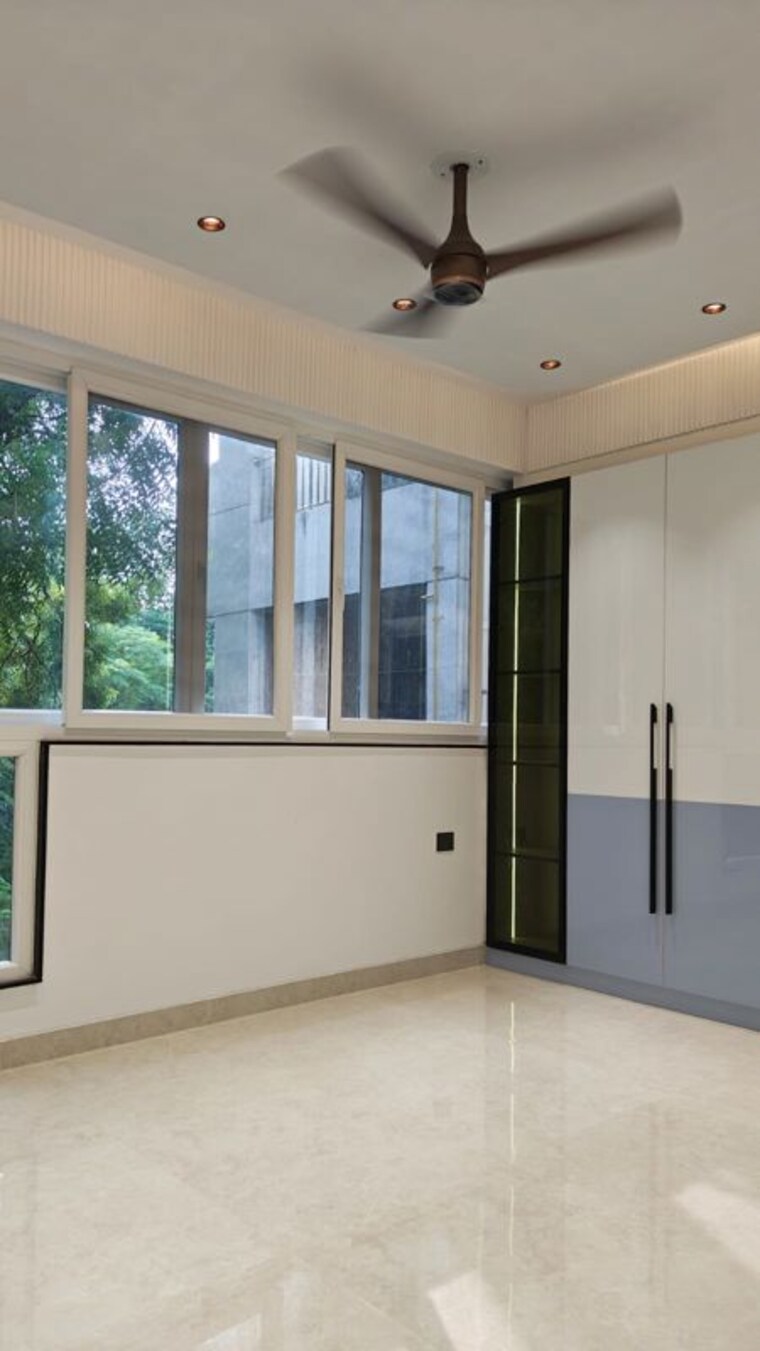 Room, sector 10 dwarka 4 Bedroom 2000 Sq.Ft. Apartment In Sector 10 Dwarka Delhi 10677472