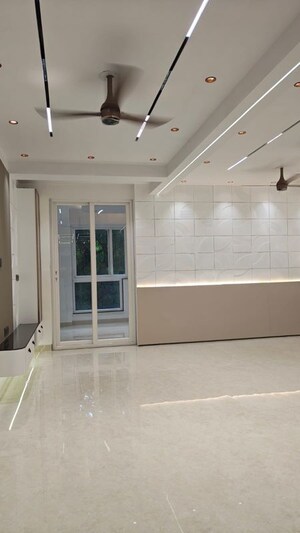 Room in 4 BHK Apartment at Sector 10 Dwarka – for Sale