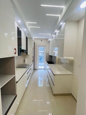 Building Lobby in 4 BHK Builder Floor at South City 2 – for Sale