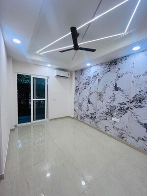 Room in 4 BHK Builder Floor at South City 2 – for Sale