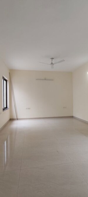 Room in 3 BHK Villa at Vidhan Sabha Marg – for Rent