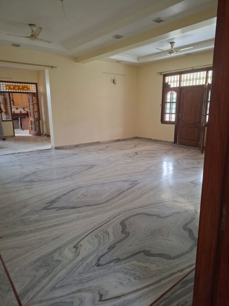Room, sadhana-vijay-orc  2200 Sq.Ft. Apartment In Viraj Khand Lucknow 10677457