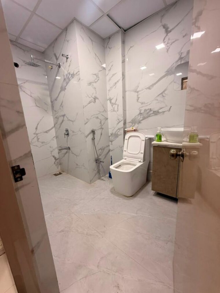 Bathroom, viman nagar Studio 650 Sq.Ft. Apartment In Viman Nagar Pune 10677485