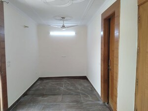 Building Lobby in 1 BHK Builder Floor at Malviya Nagar – for Rent