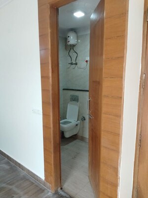 Bathroom in 1 BHK Builder Floor at Malviya Nagar – for Rent