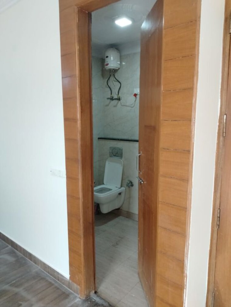 Bathroom, malviya nagar 1 Bedroom 600 Sq.Ft. Builder Floor In Malviya Nagar Delhi 10677504