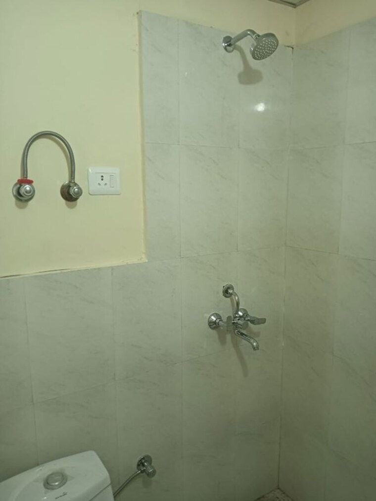 Bathroom, pyramid-infinity 3 Bedroom 750 Sq.Ft. Apartment In Sector 70 Gurgaon 10641201