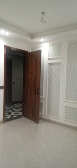 Bathroom in 2 BHK Builder Floor at Igi Airport Area – for Sale