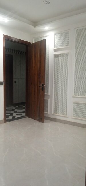 Bathroom in 2 BHK Builder Floor at Igi Airport Area – for Sale