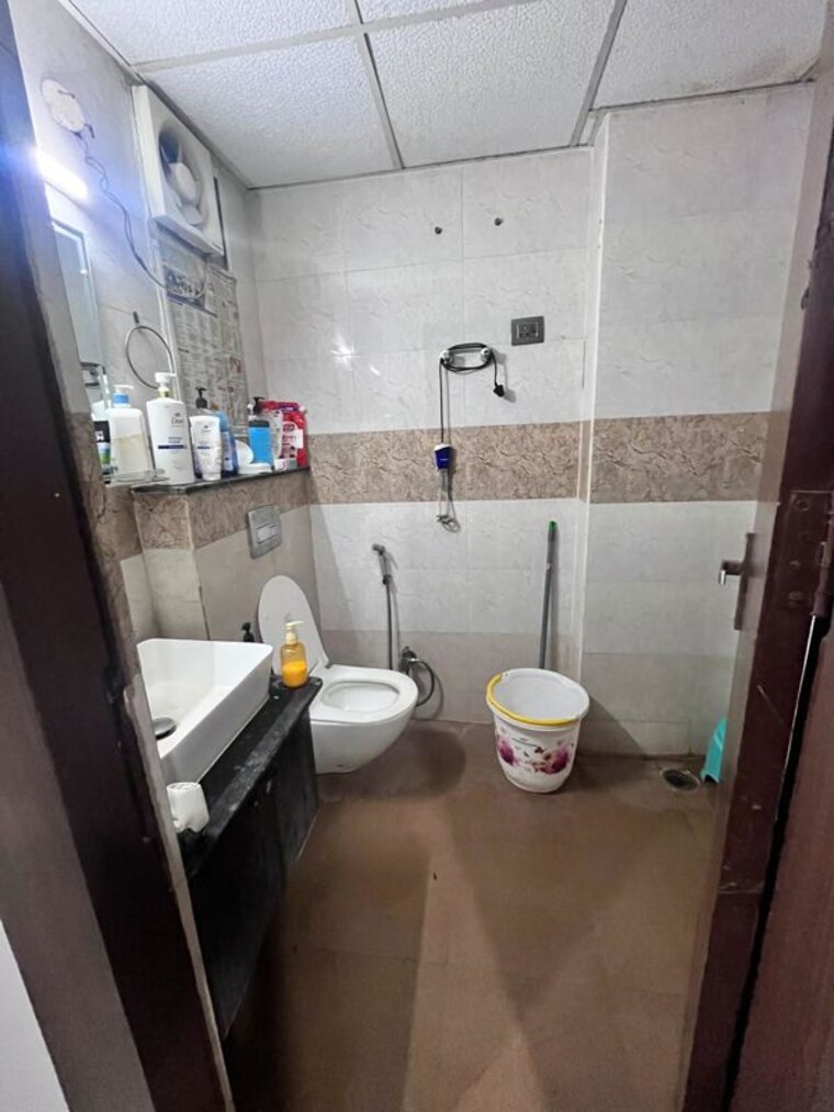 Bathroom, supertech-eco-village-ii 2 Bedroom 1106 Sq.Ft. Apartment In Sector 16b Greater Noida Greater Noida 10677520