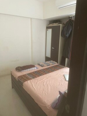 Bedroom in 1 BHK Apartment at Lodha Amara, Kolshet Road – for Rent