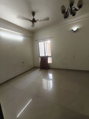 Room in 2 BHK Apartment at VVIP Addresses, Raj Nagar Extension – for Rent