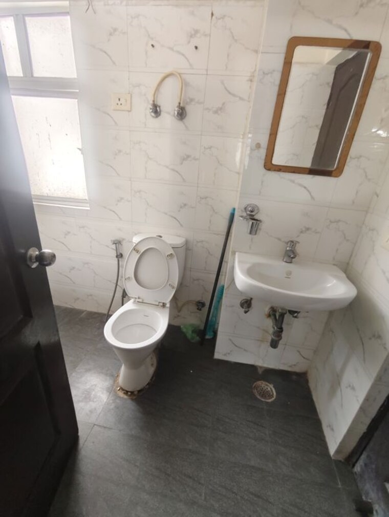 Bathroom, vvip-addresses 2 Bedroom 1045 Sq.Ft. Apartment In Raj Nagar Extension Ghaziabad 10677541