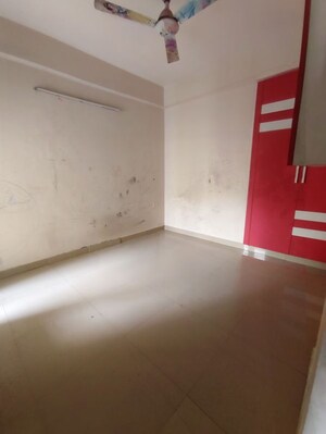 Room in 2 BHK Apartment at VVIP Addresses, Raj Nagar Extension – for Rent