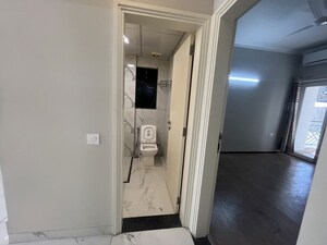 Building Lobby in 2.5 BHK Builder Floor at Central Park Cerise Suites, Sohna Sector 33 – for Sale