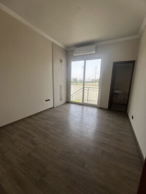 Room in 2.5 BHK Builder Floor at Central Park Cerise Suites, Sohna Sector 33 – for Sale
