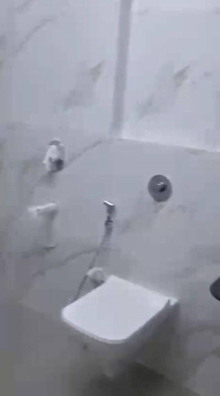 Bathroom, sindhi-society 2 Bedroom 700 Sq.Ft. Apartment In Chembur Mumbai 10677557