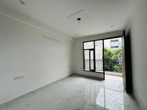 Room in 2 BHK Builder Floor at Saket – for Rent