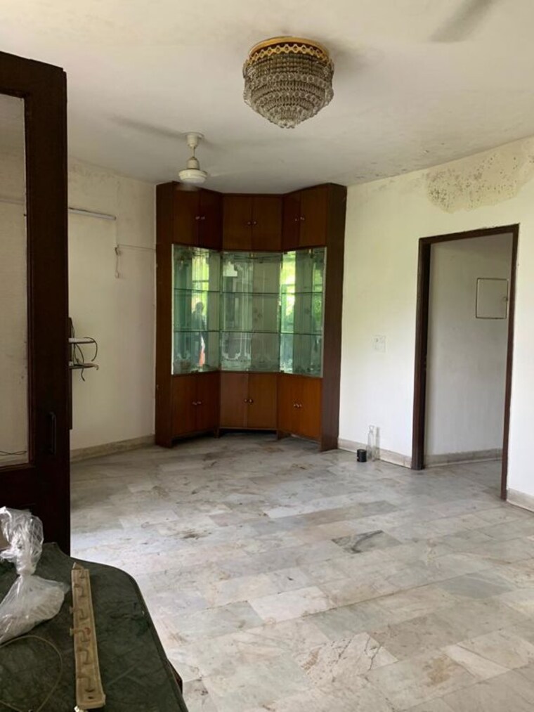 Room, malviya nagar 3 Bedroom 200 Sq.Yd. Apartment In Malviya Nagar Delhi 10255607